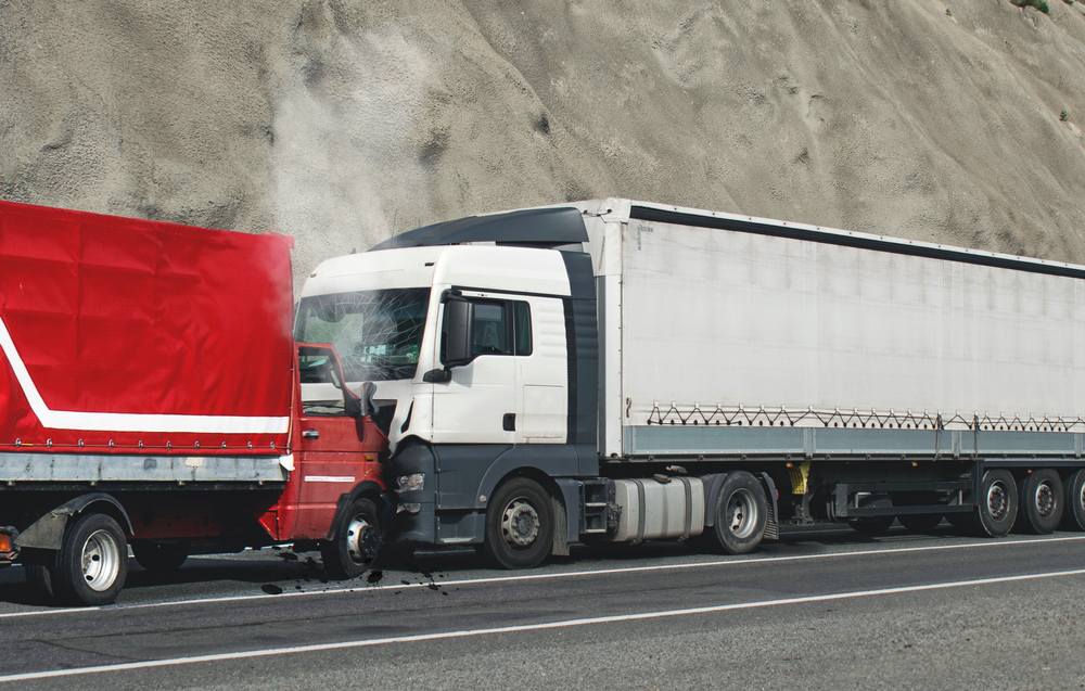when to consult a lawyer for a truck accident